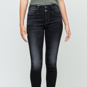 Haylie High Rise Skinny